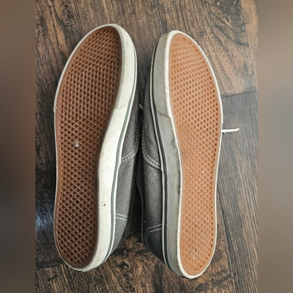 Vans - Picture 4 of 6